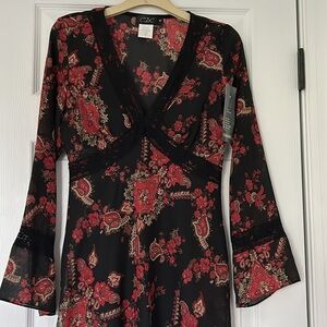 ❣️CDC Rampage LA Floral Flowy Lacy 2-Piece Top❣️